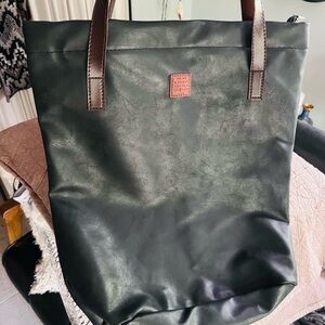 Elegant Faux Blk Leather Satchel Shopper Bag by Antonio like new